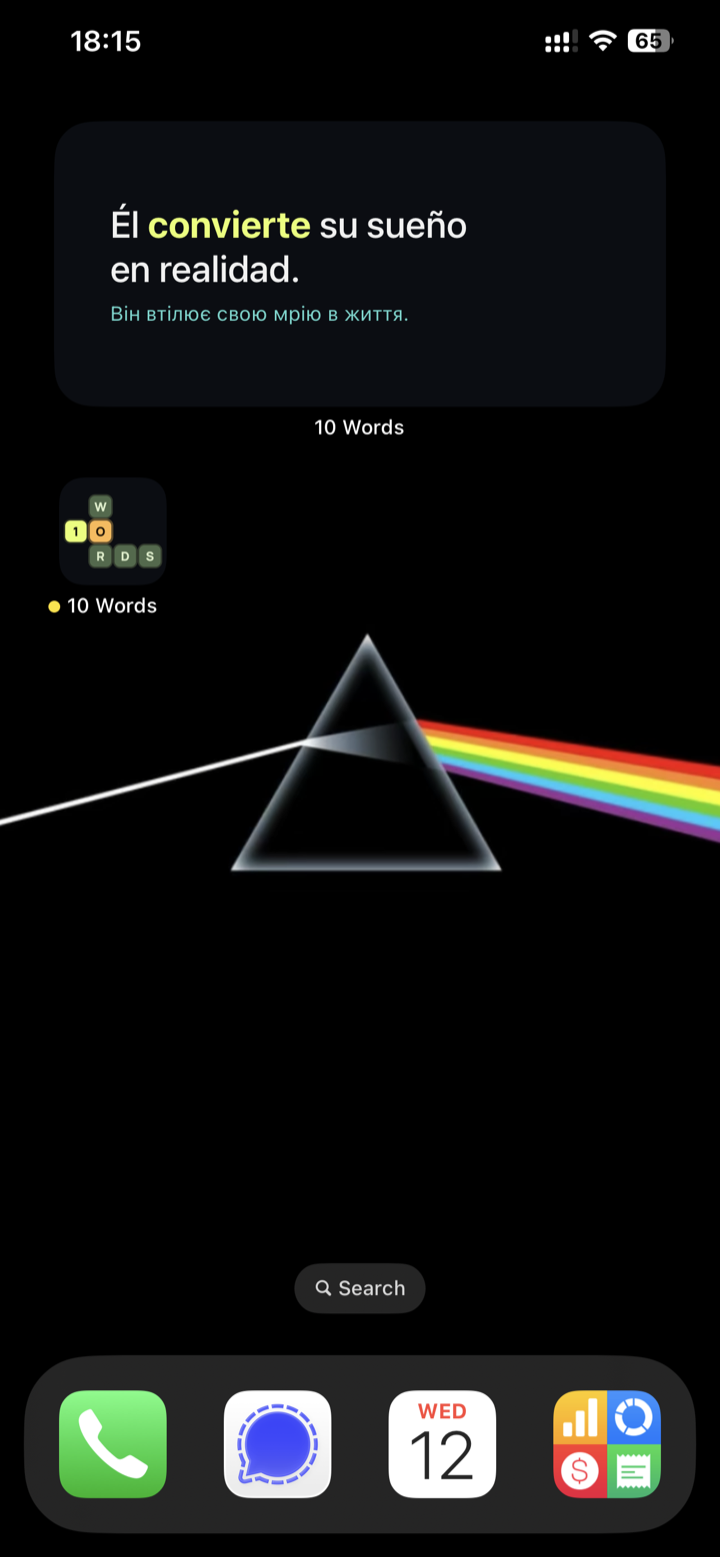 The 10 Words widget on the Home Screen showing a sentence and its translation